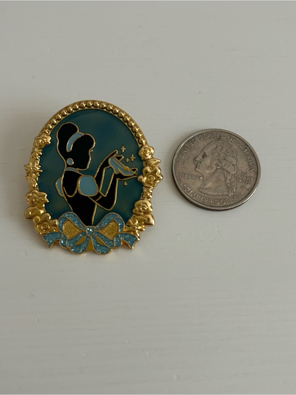 Tokyo Disney Japan Cinderella Pin - Picture 2 of 4